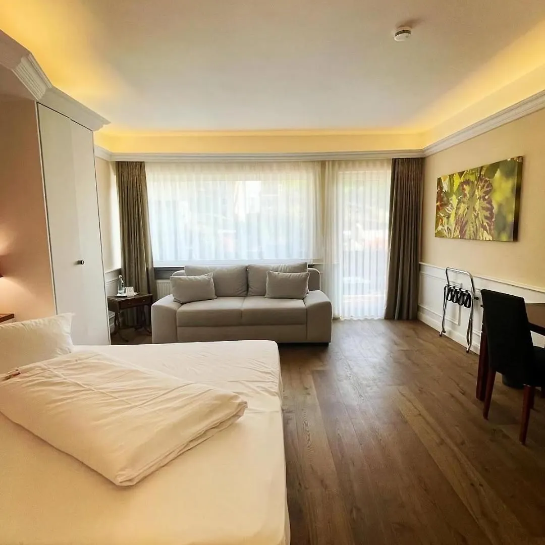 Hotel De Heaven Wood Suites Near Igi Airport New Delhi