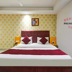 Platinum With Free Pickup-delhi Airport **** New Delhi